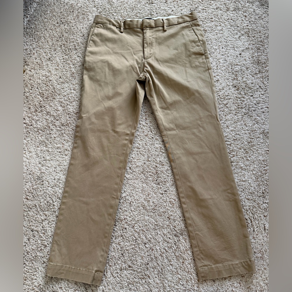 Banana Republic Men’s Aiden Slim Fit Khaki Pants 34x32